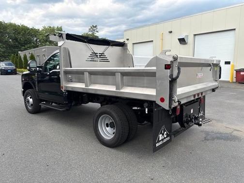 Agate Black Metallic 2026 Ford F-350 XL