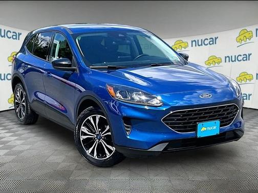 Blue Metallic 2022 Ford Escape SE