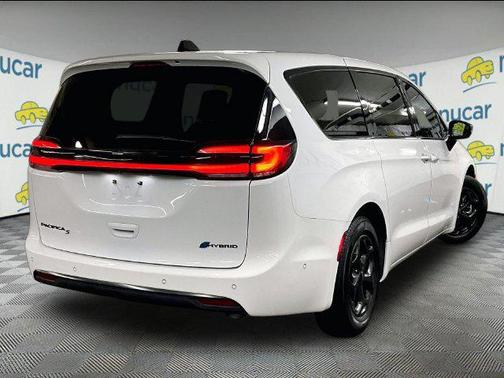 Bright White Clearcoat 2024 Chrysler Pacifica Hybrid S Appearance Pkg