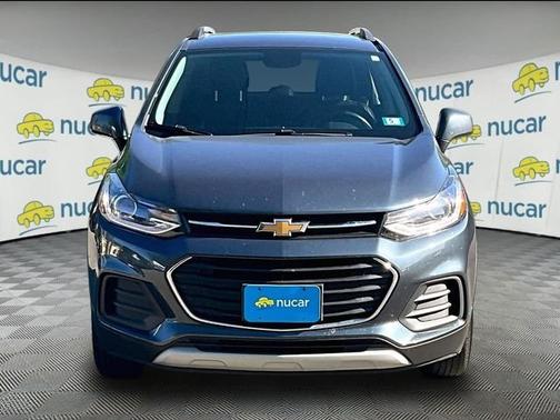 Shadow Gray Metallic 2022 Chevrolet Trax LT