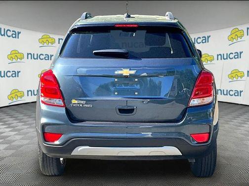 Shadow Gray Metallic 2022 Chevrolet Trax LT