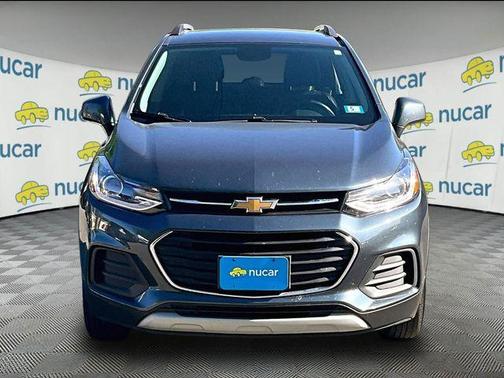 Shadow Gray Metallic 2022 Chevrolet Trax LT