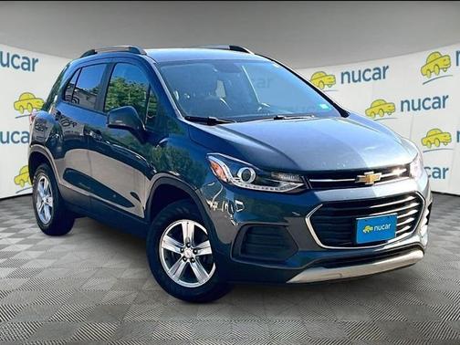 Shadow Gray Metallic 2022 Chevrolet Trax LT