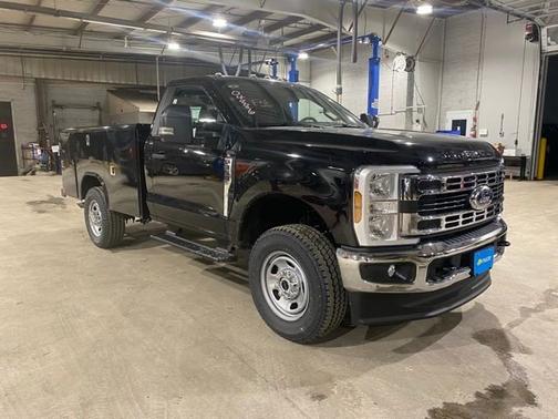 Agate Black Metallic 2026 Ford F-350 XL