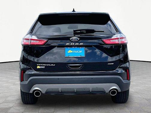 Black Metallic 2024 Ford Edge Titanium