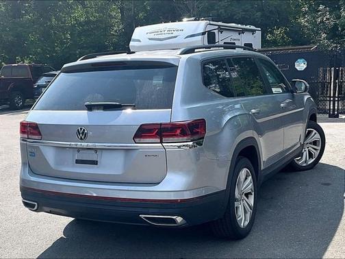 Pyrite Silver Metallic 2021 Volkswagen Atlas 3.6L V6 SE w/Technology