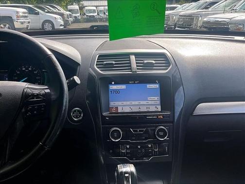 Magnetic 2018 Ford Explorer XLT