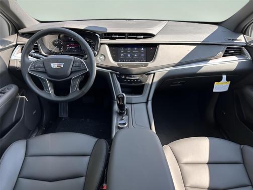 2025 Cadillac XT5 Luxury