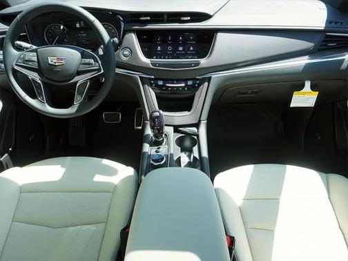 2025 Cadillac XT5 Sport
