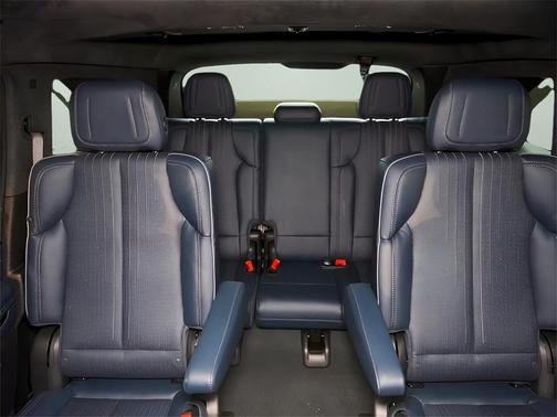 2025 Cadillac Escalade IQ Luxury 2