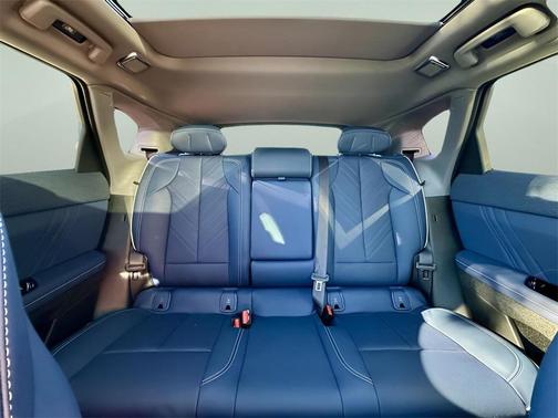 2025 Cadillac OPTIQ Luxury 2 AWD