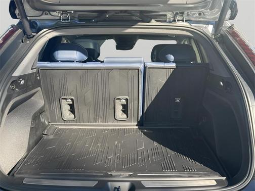 2025 Cadillac OPTIQ Luxury 2 AWD