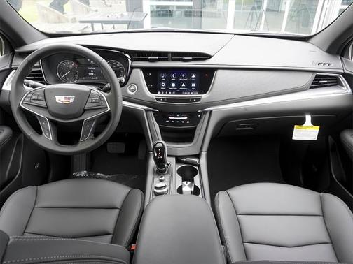 2025 Cadillac XT5 Luxury