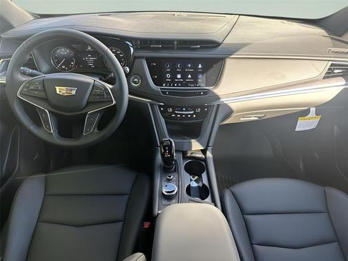 2025 Cadillac XT5 Luxury