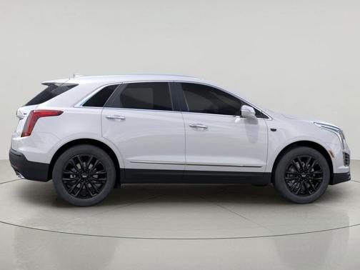 Crystal White Tricoat 2026 Cadillac XT5 Luxury