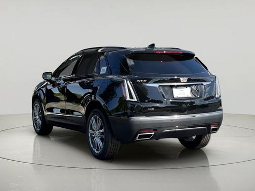 2025 Cadillac XT5 Sport