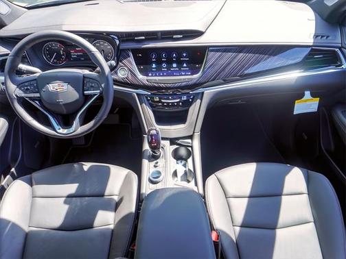 2025 Cadillac XT6 Premium Luxury FWD