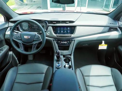 2025 Cadillac XT5 Luxury