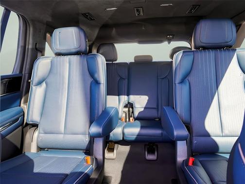 2025 Cadillac Escalade IQ Luxury 2