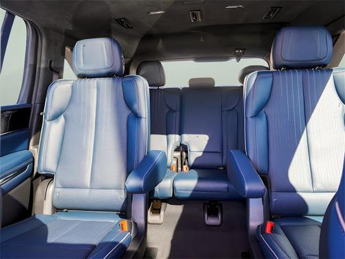 2025 Cadillac Escalade IQ Luxury 2