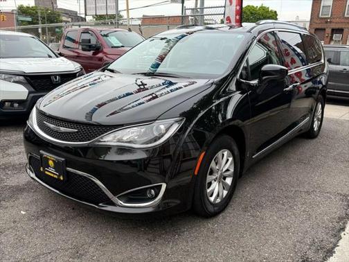 2018 Chrysler Pacifica Touring-L