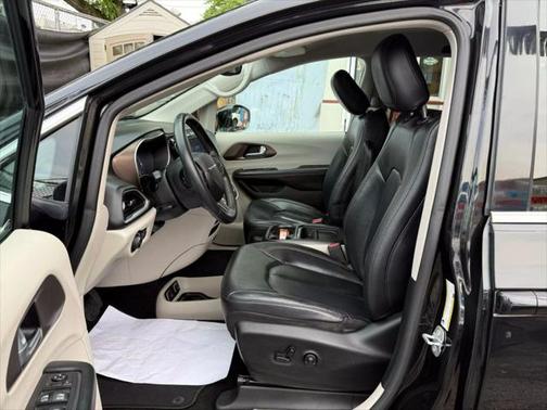 2018 Chrysler Pacifica Touring-L