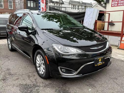 2018 Chrysler Pacifica Touring-L