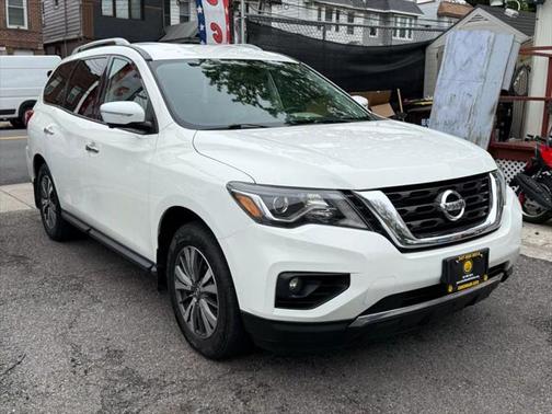 2017 Nissan Pathfinder SL