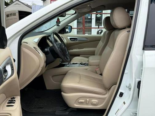2017 Nissan Pathfinder SL
