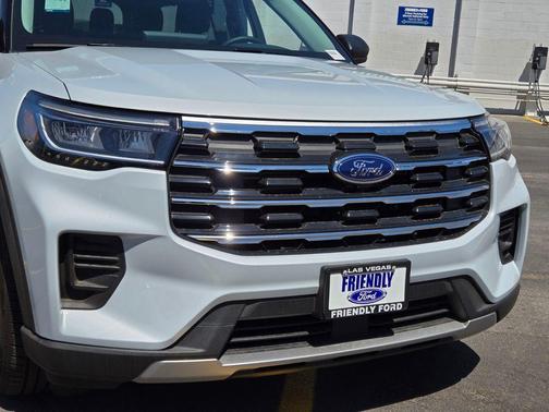 SPACE WHITE METALLIC 2026 Ford Explorer Active (200A)