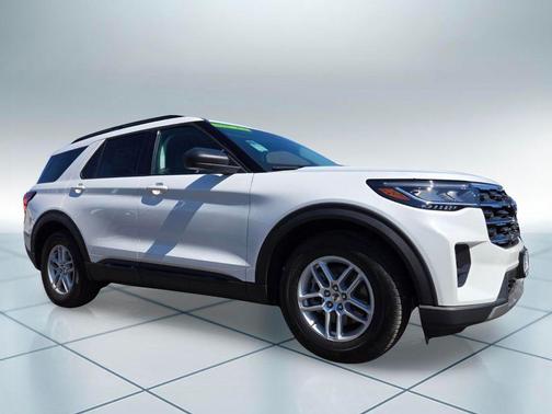 STAR WHITE MET TRI-COAT 2026 Ford Explorer Active w/200A Pkg