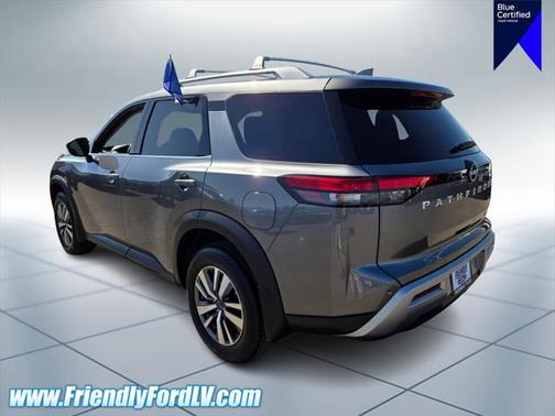 2025 Nissan Pathfinder SL FWD