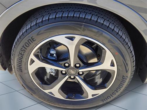 2025 Ford Escape ST-Line Elite