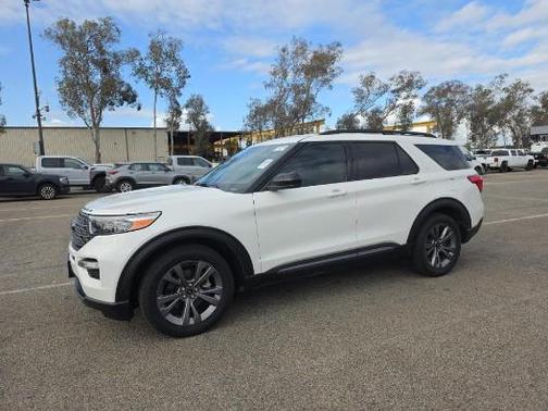 STAR WHITE MET TRI-COAT 2023 Ford Explorer XLT