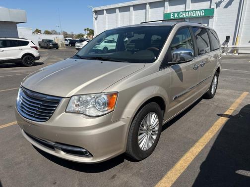 2013 Chrysler Town & Country Limited