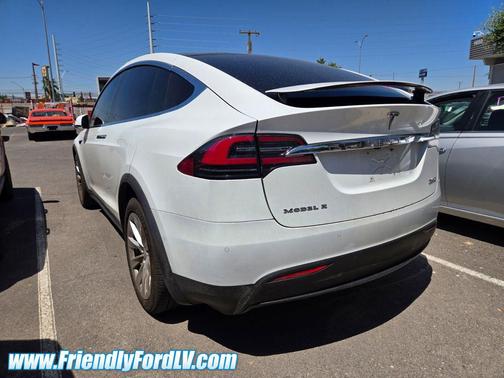 Pearl White Multi-Coat 2017 Tesla Model X P100D