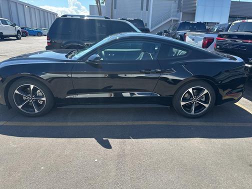 2022 Ford Mustang EcoBoost