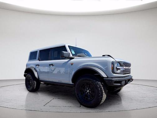 Avalanche Gray 2026 Ford Bronco Badlands