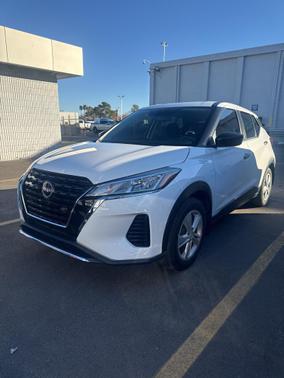 2023 Nissan Kicks S