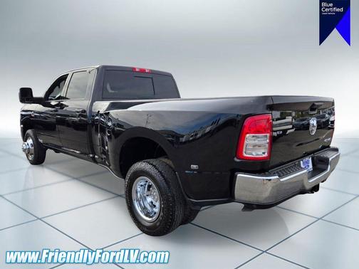 Diamond Black Crystal Pearlcoat 2024 RAM 3500 Tradesman Crew Cab 4x4 8' Box