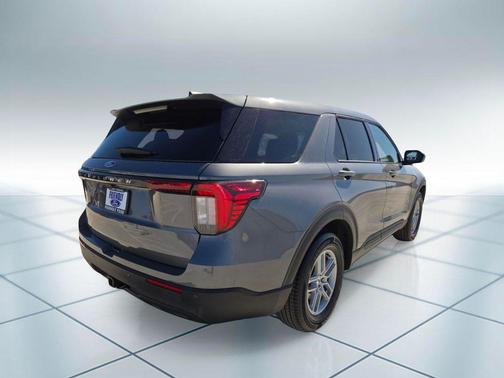 CARBONIZED GRAY METALLIC 2026 Ford Explorer Active