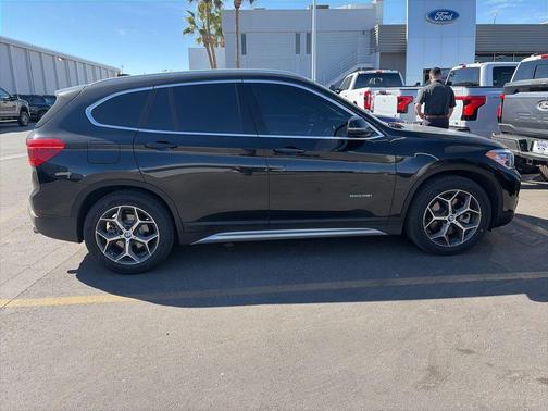 Black Sapphire Metallic 2018 BMW X1 sDrive28i