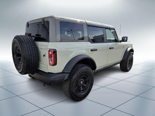 DESERT SAND 2026 Ford Bronco Badlands