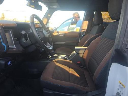 OXFORD WHITE 2023 Ford Bronco Outer Banks