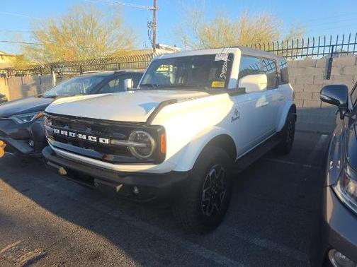 OXFORD WHITE 2023 Ford Bronco Outer Banks