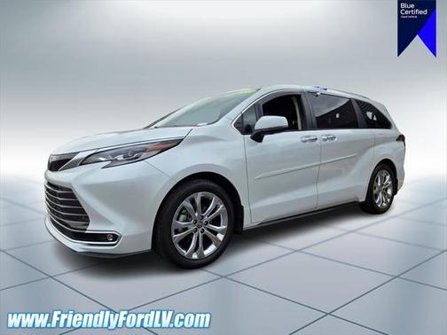 2023 Toyota Sienna Platinum 7 Passenger