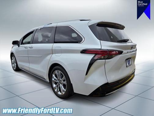 2023 Toyota Sienna Platinum 7 Passenger