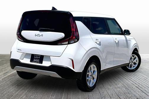Snow White Pearl 2024 Kia Soul LX