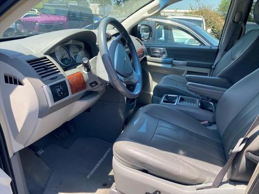 2008 Chrysler Town & Country TOURING