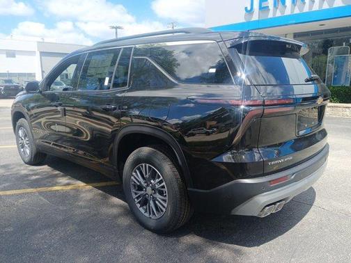 Mosaic Black Metallic 2026 Chevrolet Traverse LT